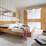 Schlafzimmer-Kombination in Massivholz